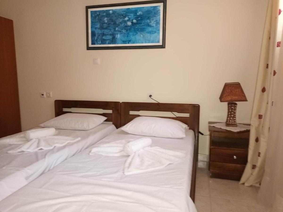 Family Yard House Kos Apartment Bagian luar foto