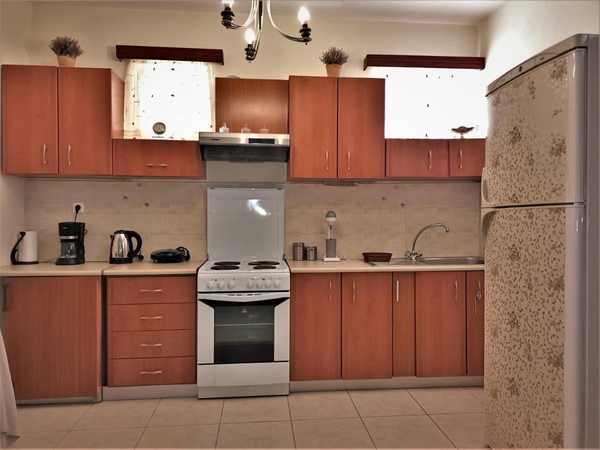 Family Yard House Kos Apartment Bagian luar foto