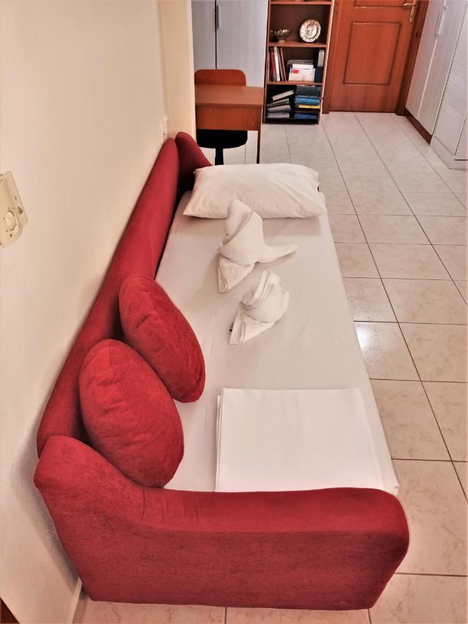 Family Yard House Kos Apartment Bagian luar foto