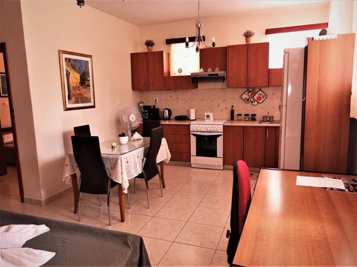 Family Yard House Kos Apartment Bagian luar foto