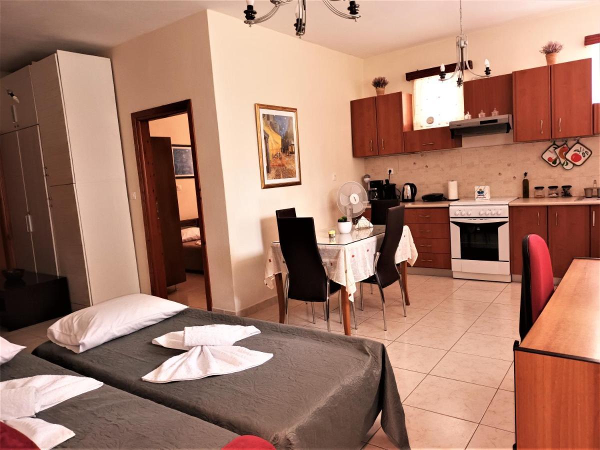 Family Yard House Kos Apartment Bagian luar foto