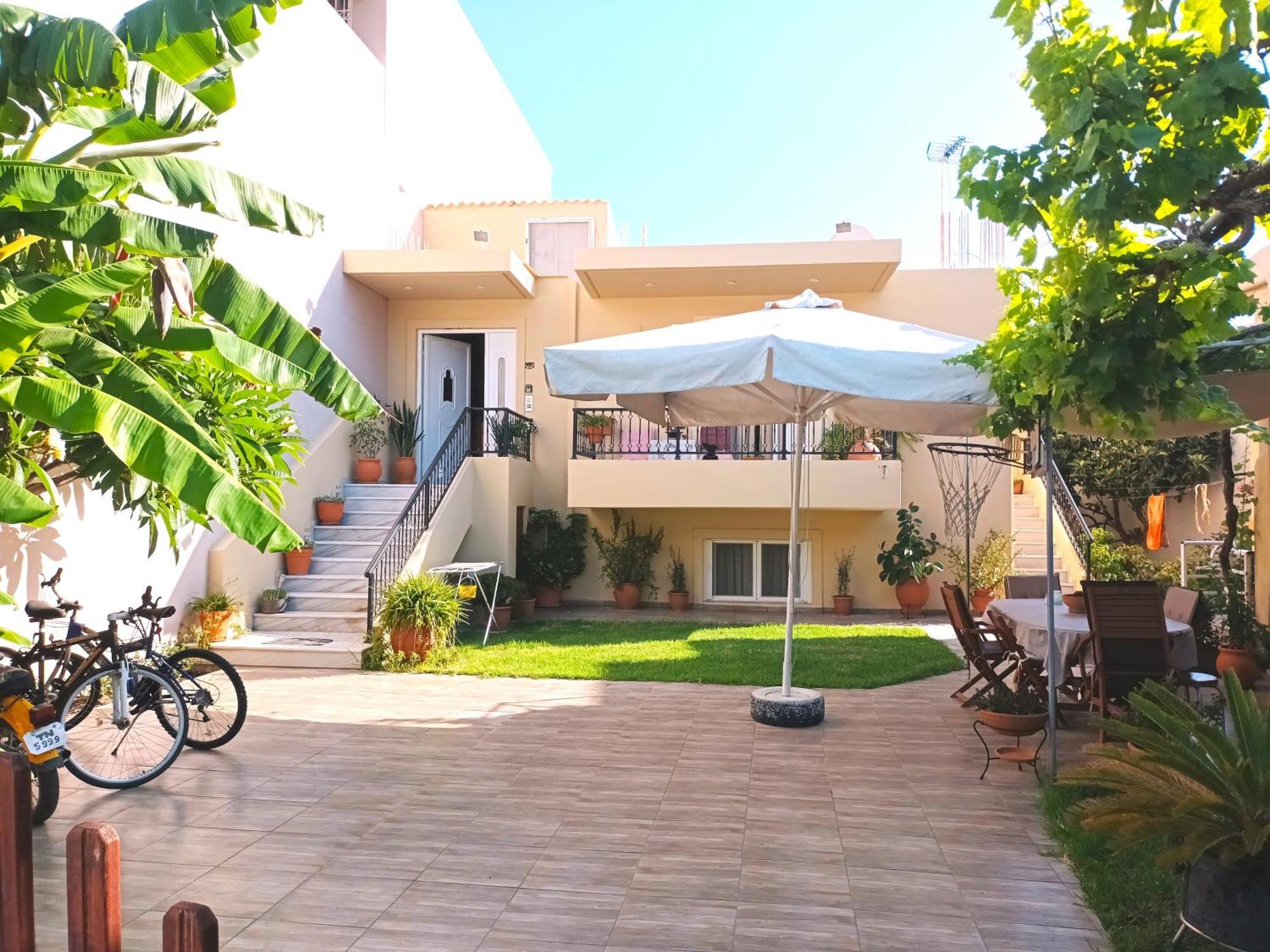 Family Yard House Kos Apartment Bagian luar foto